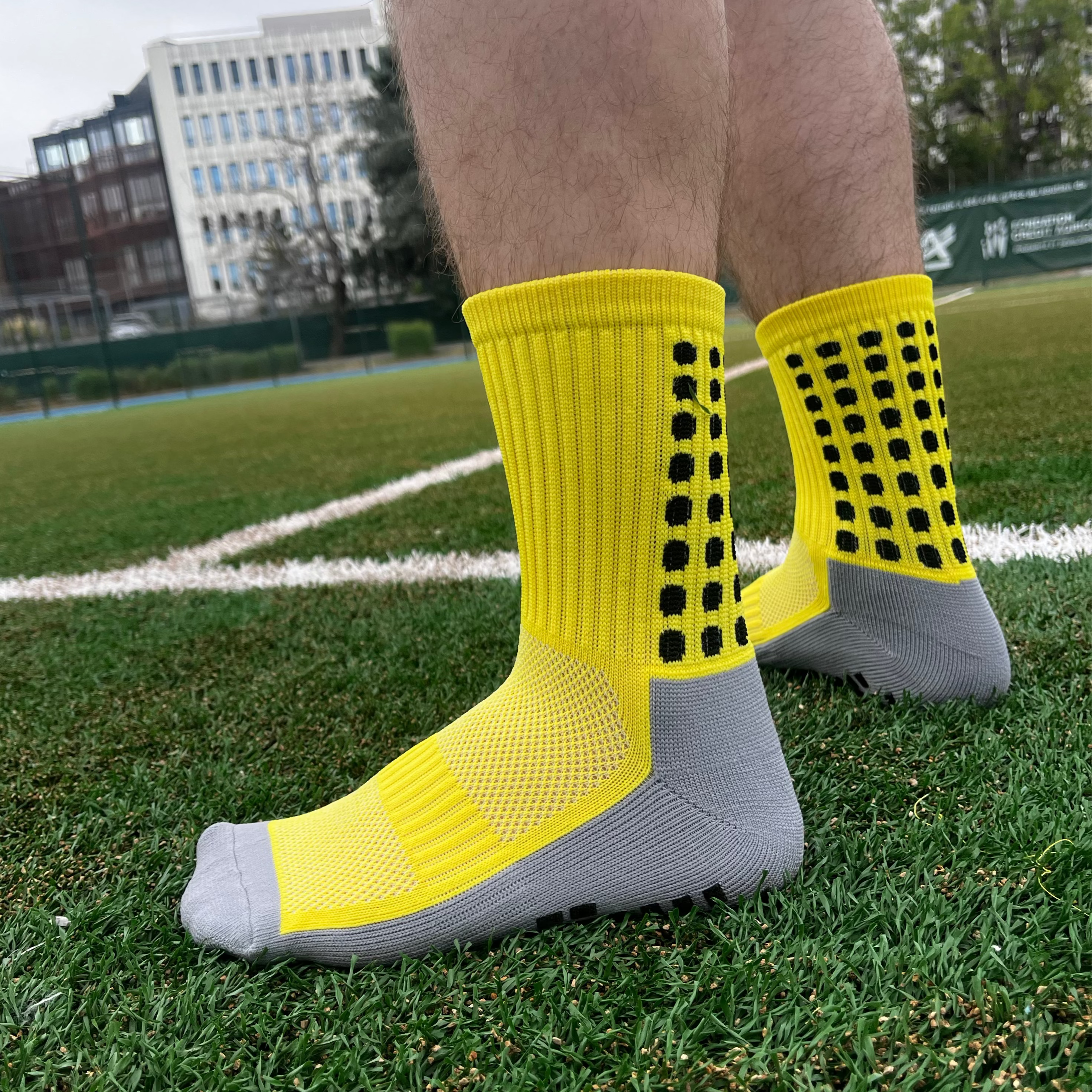 Chaussettes techniques - Grip. Confort. Résistance.
